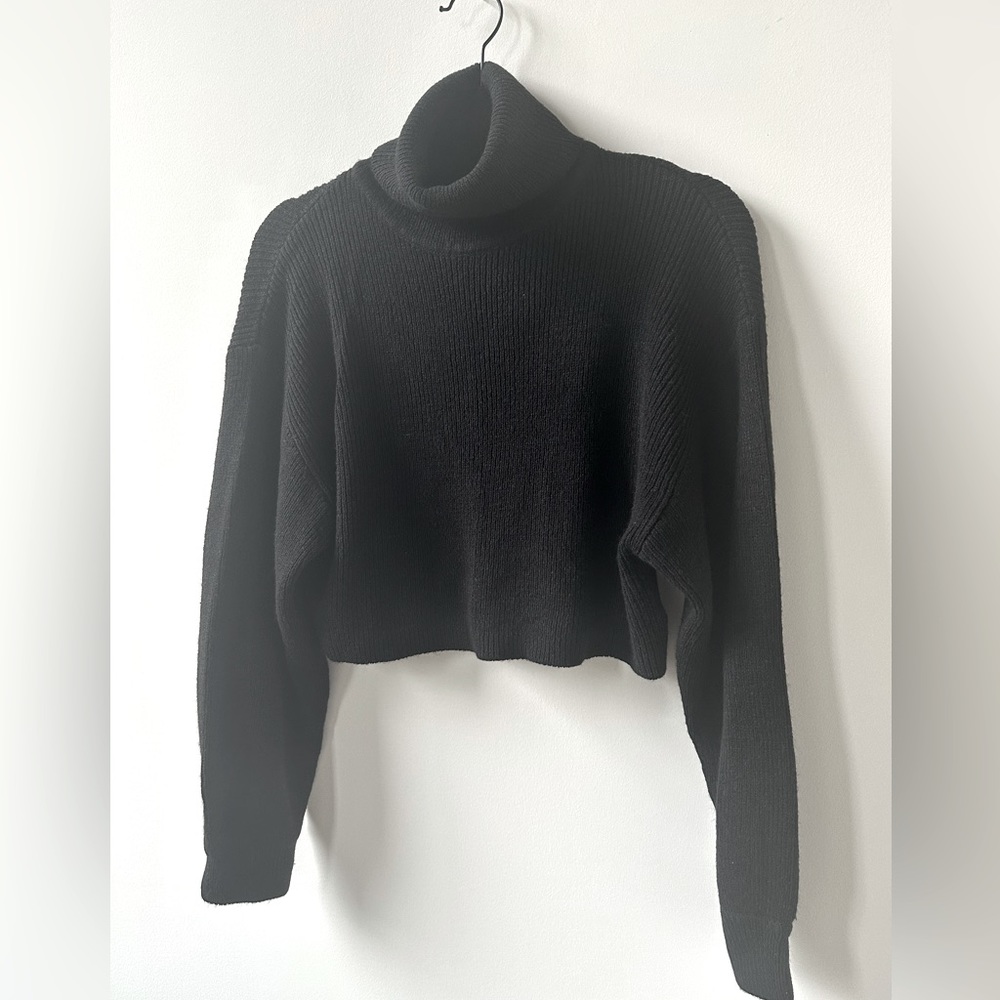 CROPPED SWEATER